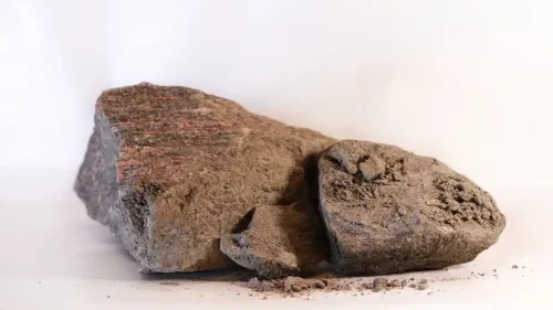 Grusdirekt Bergkross 0-150. Stenmjöl och stenar i varierande storlek upp till 150 mm.
