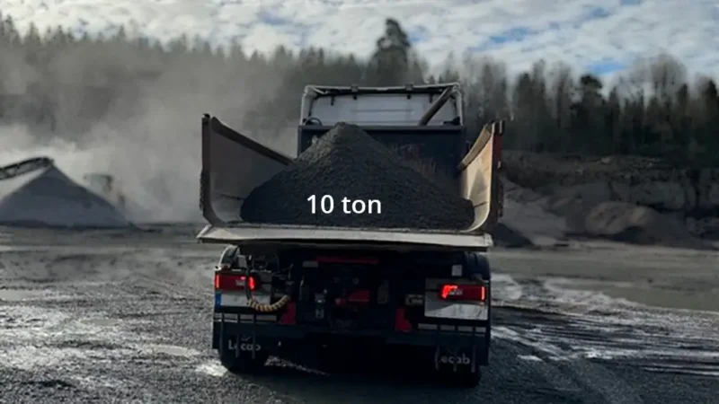 Bild på lastbil med tipplass 10 ton på flaket - Grusdirekt