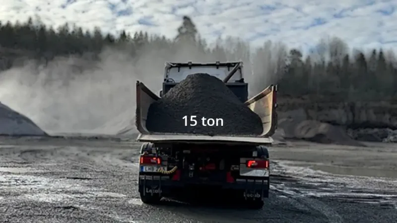 Bild på lastbil med tipplass 15 ton på flaket - Grusdirekt